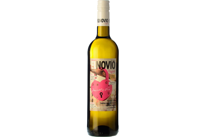 A bottle of El Novio Perfecto