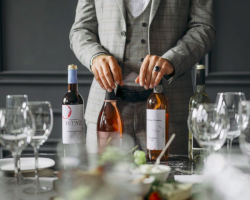 Wine Etiquette: Dos and Don'ts